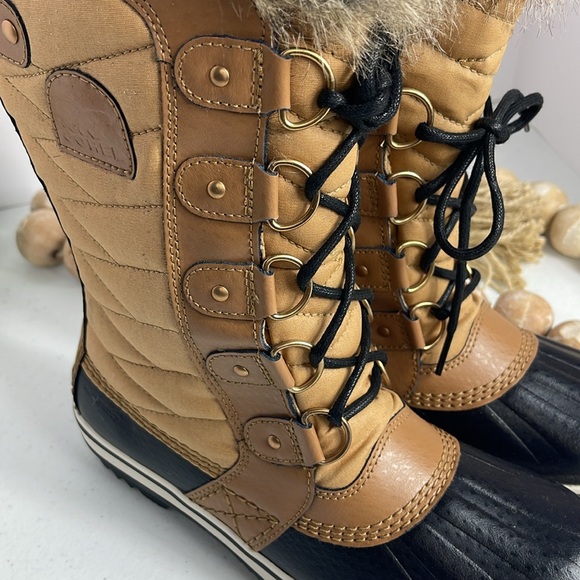 SOREL Tofino II - Women's Waterproof Insulated Winter Boot with Faux Fur Collar - Picture 9 of 14